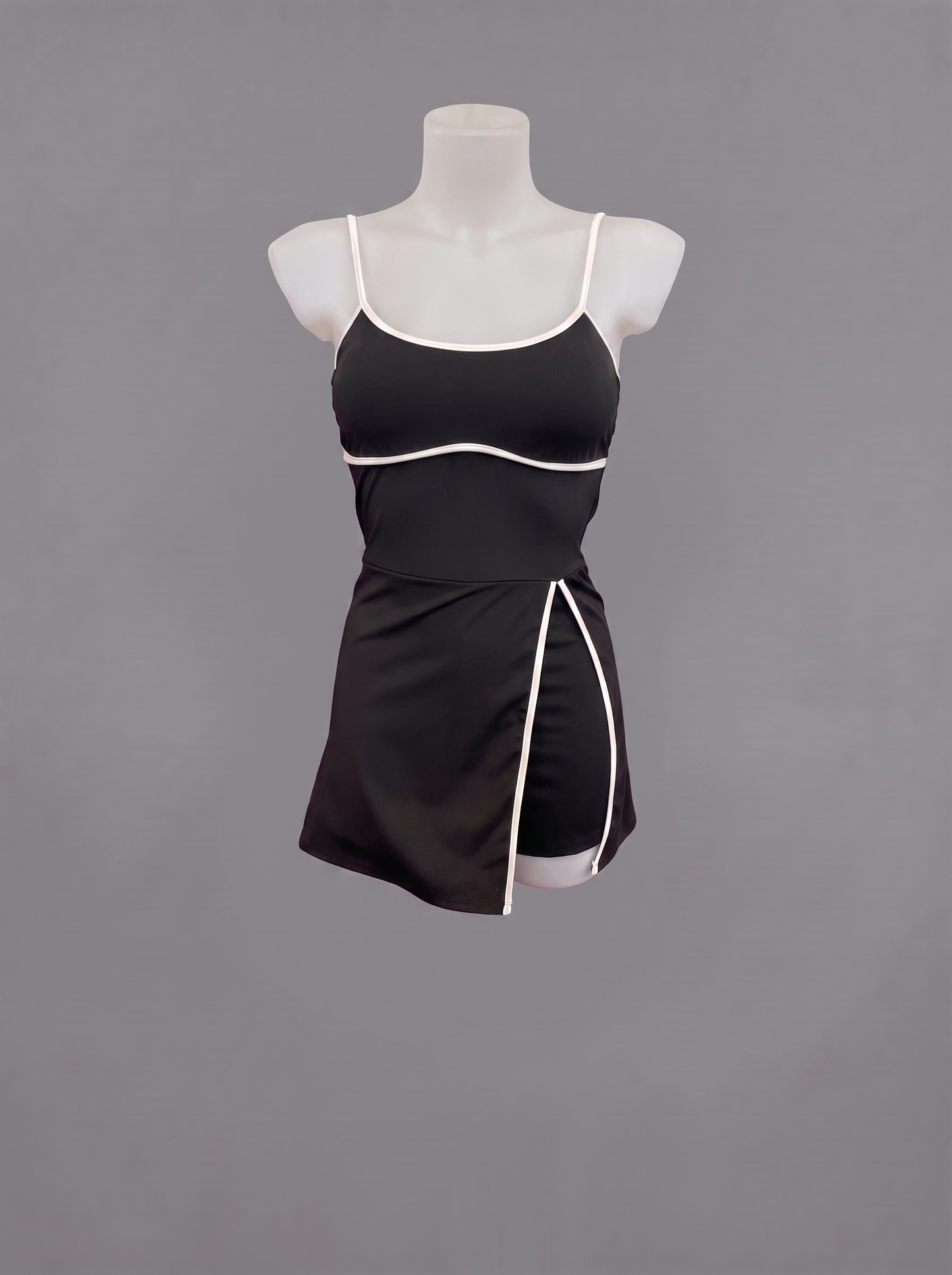 Mini dress con pantaloncino