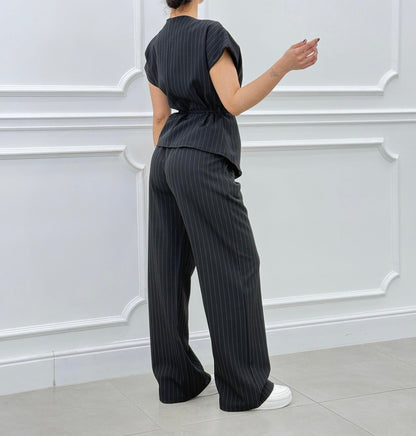 Completo rigato gilet e pantalone a palazzo
