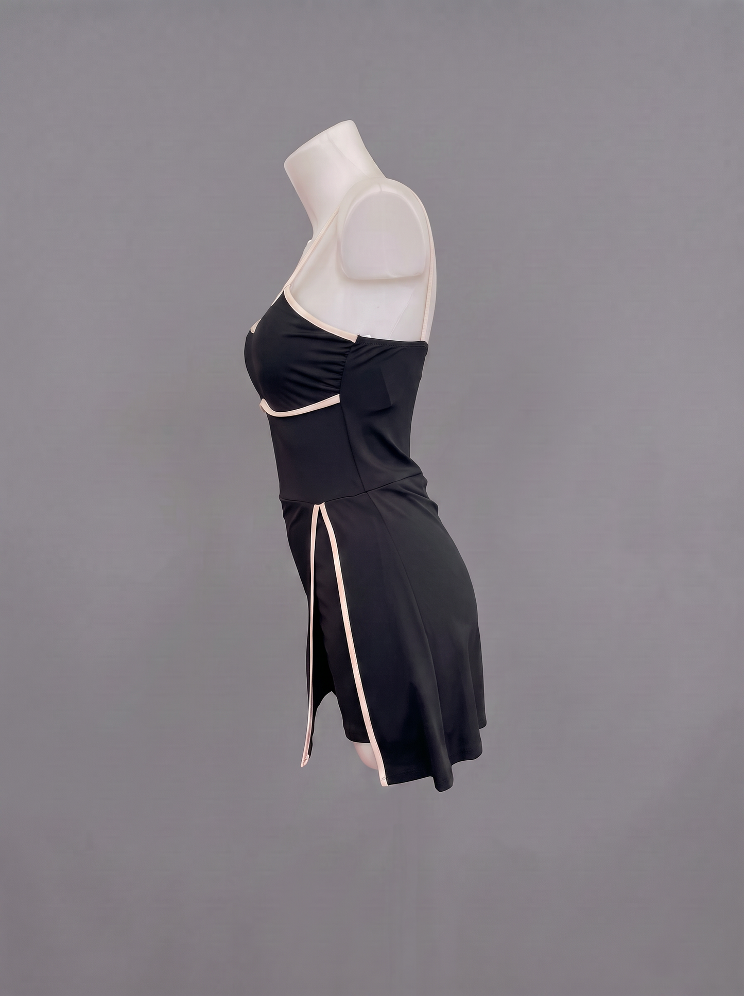 Mini dress con pantaloncino