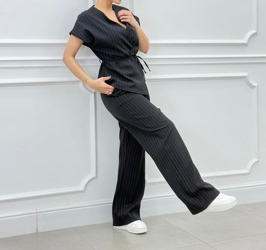 Completo rigato gilet e pantalone a palazzo